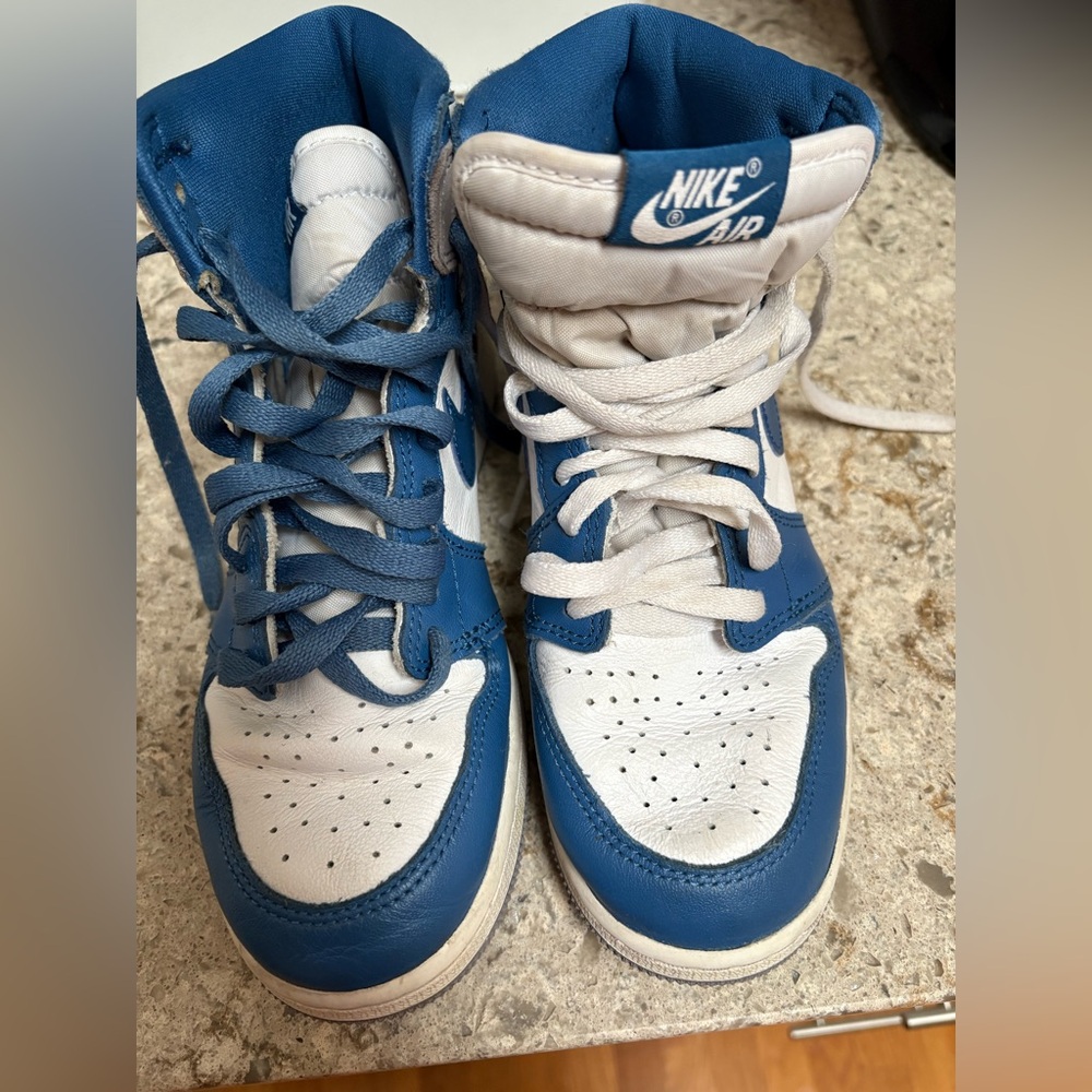Nike Air Jordan Kids Sneakers in Blue and White. Size Big Kids 6Y.